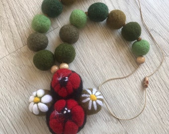 Needle felted necklace, felted balls with poppies  jewellery, handmade necklace, poppy flowers necklace, statement necklace, Birthday gift,