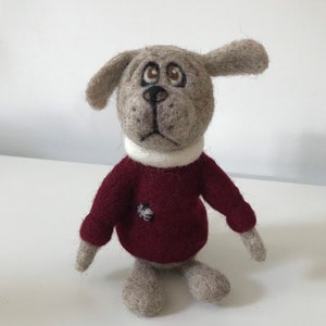 Needle Felted Dog, Ornamental dog, Felted dog, Gifts for dog lovers, Needle felted animal, Dog gift, Birthday gift, Quirky cute gift.