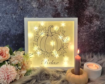 LED Rahmen Kürbis Herbst Deko, Beleuchtetes Bild "Relax", Herbstlicher Rahmen m. Sternenlicht, Geschenkidee, Herbstdeko, Wandbild Wohnzimmer