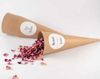 Blütenkonfetti Pink Romance + Cones aus Kraftpapier + personalisierter Sticker /Hochzeit / Partykonfetti