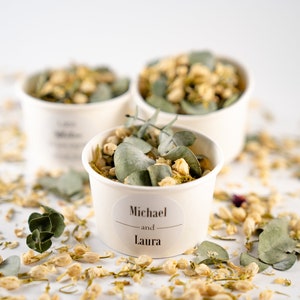 Confeti de flores verde marfil + taza blanca + pegatina personalizada / confeti de flores secas / confeti de flores / boda