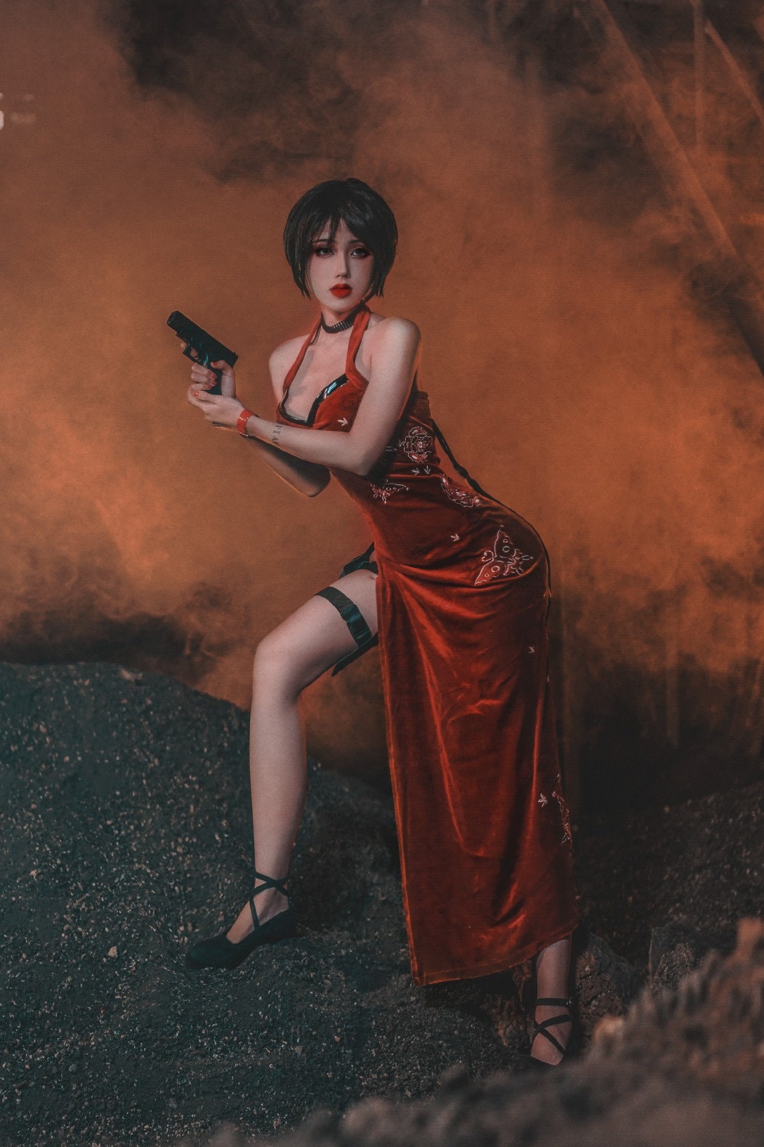 Cosplay wong. Ада Вонг Cosplay. Ада Вонг косплей. Ada Wong косплей. Ада Вонг в платье.