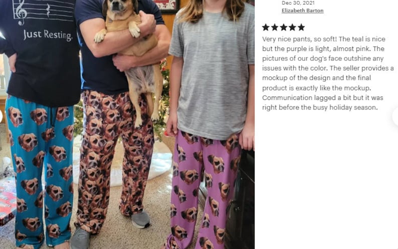 K&ouml;nnte beinhalten: Drei Pyjamahosen mit Hunde-Gesicht-Prints in T&uuml;rkis, Braun und Lila. Die t&uuml;rkisfarbene Hose wird mit einem schwarzen Langarmshirt mit Noten und dem Text "Just Resting" getragen. Die braune und lila Hose wird mit grauen Hemden getragen.