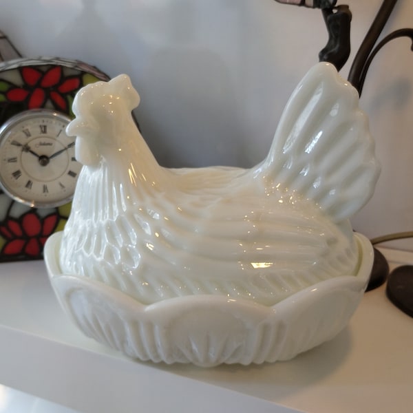 Hen On Nest Candy Dish, Ostereihalter aus Opalglas, riesige Abmessungen 18x8,26 Zoll, Opalsammelgeschenk