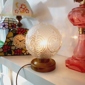 Postmoderne Tischlampe, Funky Vintage Lampe, Space Age Decor Licht, 90er Jahre Ästhetische Raumbeleuchtung, Bunte Retro Hauslampe
