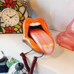 Téléphone pop art orange bouche - lèvres langue - style Rolling Stones - téléphone sexy étrange étrange étrange