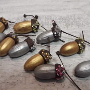 Mixed painted and decorated Oak Acorns, oak nut, Acorns, Christmas Decorations, Natural, Quality Craft Supplies Decorations, Dried Acorn