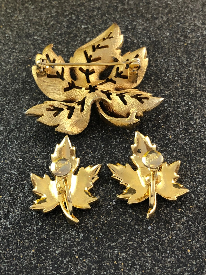 Vintage Gold Tone Brooch and Earrings