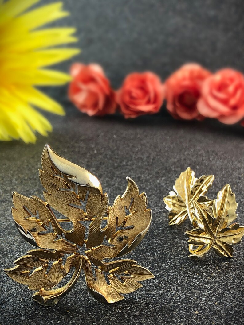 Vintage Gold Tone Brooch and Earrings
