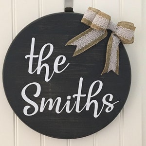 Custom last name sign, Round door sigh, Round front door sign, Rustic door sign, Year round door sign, Front door sign, Year round wreath