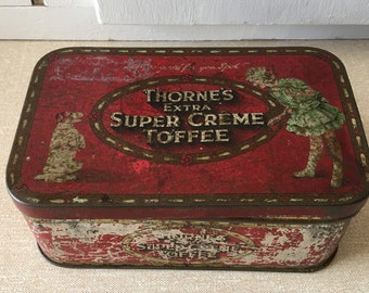 Mr Pickwick/'s Arrival oval tin vintage Thorne/'s toffee tin English Dickens character