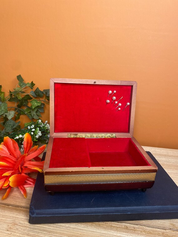 Carillon music box deals