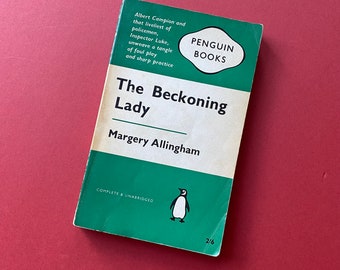 The Beckoning Lady - Margery Allingham - 1961 Green Penguin Crime Books - Vintage Pelican Green Striped Book