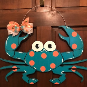 Crab door hanger