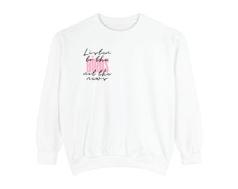 Pink Flamingo Sweatshirt: Hör den Vögeln zu, nicht den Nachrichten
