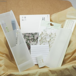 Minimalist Style Schreibwaren Geschenkbox, Geschenkkorb für Geburtstag, Weihnachten, handverlesen, personalisiert, Schulanfang Schreibwarengeschenk