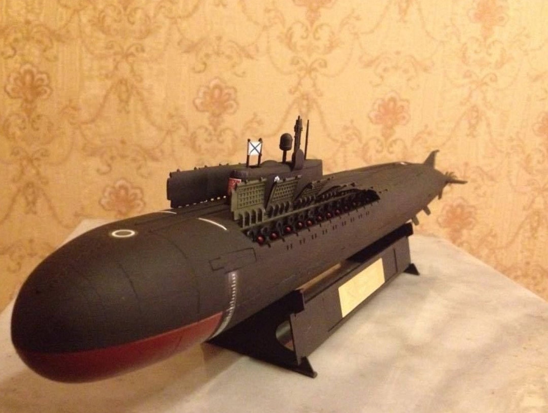 K-141 \" KURSK “ クルスク　ロシア原子力潜水艦　1/350 1/350 Russian Nuclear submarine K-141 