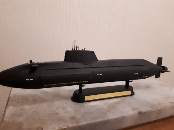 イギリス アスチュート級原子力攻撃型潜水艦 - Etsy 日本