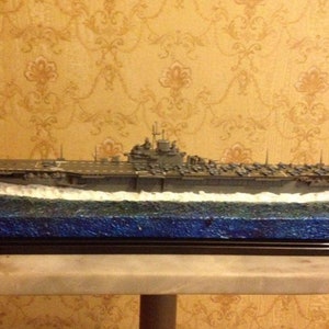 US WW2 Essex carrier class model  with diorama