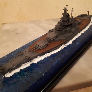 Diorama del modello di nave USS South Dakota (BB-57).