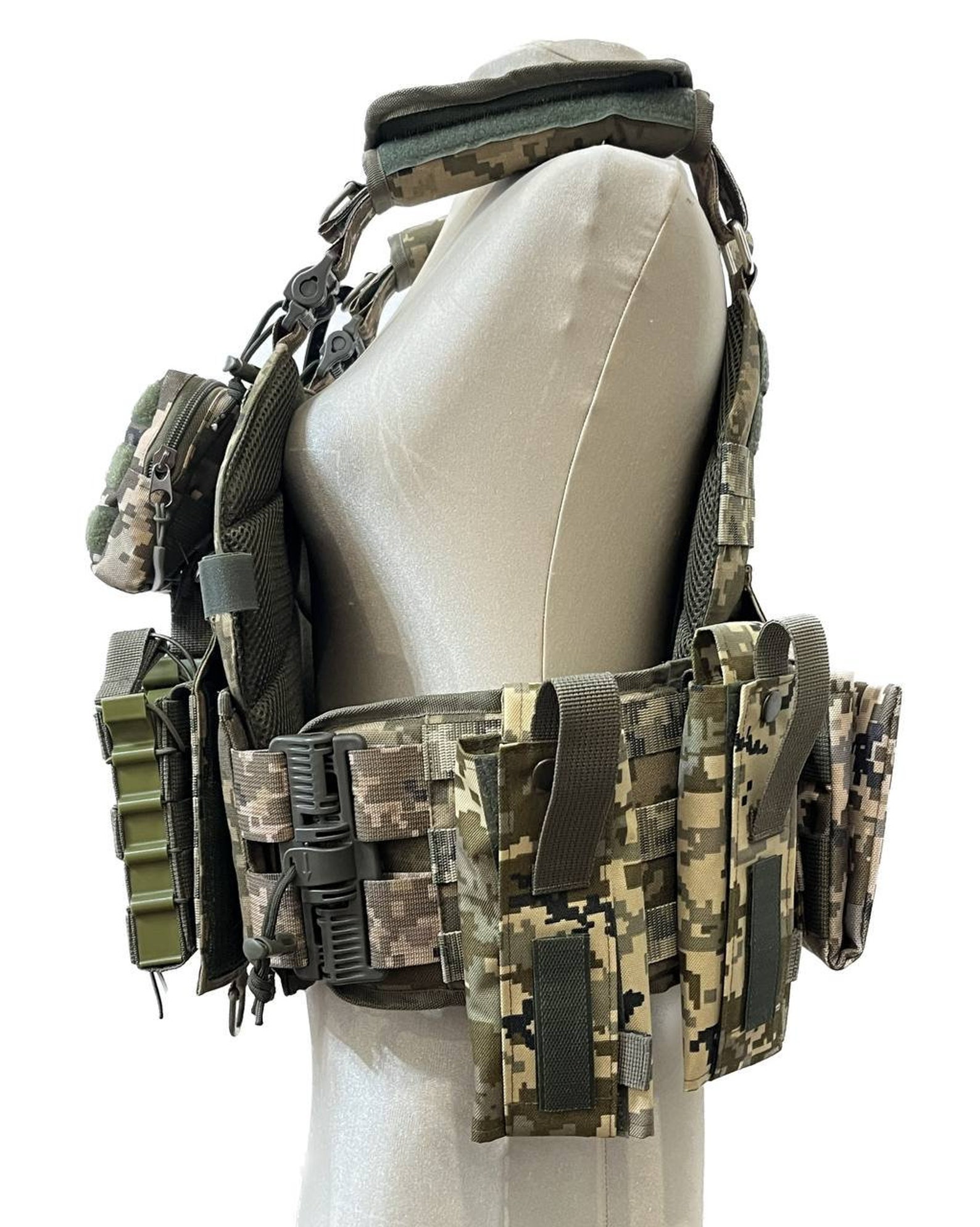 Ukrainian Military Body Armor Body Kit Kit Pouches All Included MM14