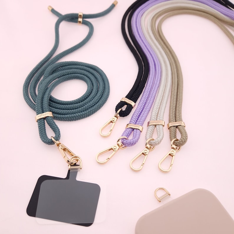 Universal Handykordel mit Karabiner in den beliebtesten Farben optional mit oder ohne Adapter Patch.