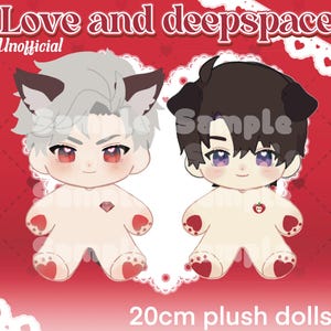 Peut inclure: Deux poupées en peluche d'environ 20 cm de haut, avec des caractéristiques de style anime. L'une a des cheveux gris et des oreilles de chat, l'autre a des cheveux foncés et des oreilles de chien. Les poupées ont des pieds en forme de cœur et un bijou ou un fruit sur la poitrine. Le texte "Love and deepspace" est en haut.
