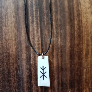Antler Pendant with &quot;Give Protection&quot; Bind-rune
