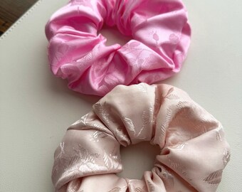 Chouchou fleuri, élastique pour cheveux à fleurs roses