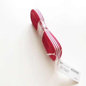CINTA DE REGALO A RAYAS en rojo-blanco-plata, longitud 9 m CLÁSICAMENTE estrecha para envoltura elegante de regalos para Navidad + tarjeta gratis