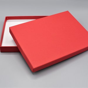 Caja roja A5 CLASSIC & TIMELESS como caja de regalo / caja de fotos estable + Navidad procesada con precisión, Día de la Madre, cumpleaños + tarjeta gratis