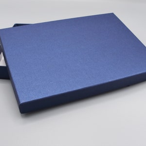 Dunkelblaue A5 Schachtel TREND ELEGANTES DUNKELBLAU als Geschenkbox/Fotobox  stabil + präzise verarbeitet, saphir glitzernd + Gratis-Karte