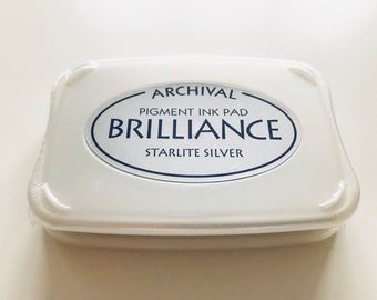STAMP PAD SILVER BRILLIANCE - Pigment Ink Pad from artoz, quick-drying and suitable for embossing + free card