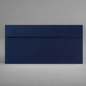 Set 5 dunkelblaue Kuverts ungefüttert DIN lang C6, gerippte Prägung, Logo als Wasserzeichen, ohne Sichtfenster, selbstklebend + Gratis-Karte