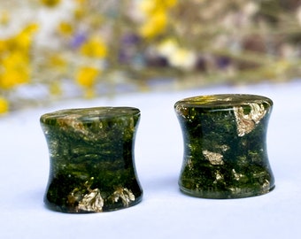 Real Moss Ear Plugs: Biobased Resin Tunnels with Gold Flakes