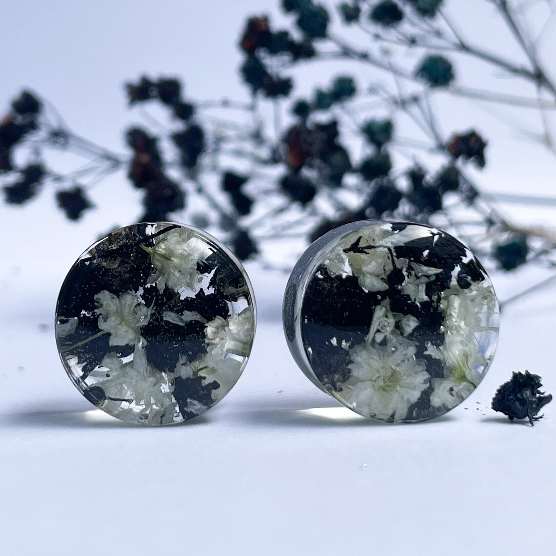 Black & White Flower Plugs: Real Flower Ear Gauges