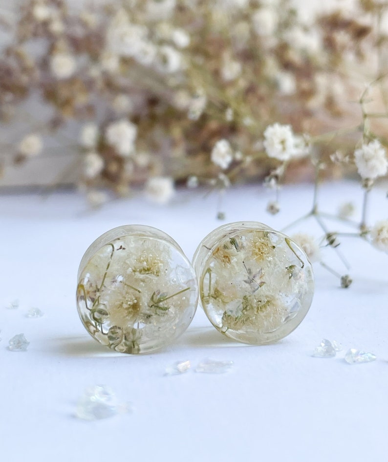 Bouchons floraux blancs, Bouchons d'oreilles transparents avec vraies fleurs, Tunnels auriculaires, Jauges BIO, Cadeau pour tous, Jauge de mariage, Bouchons naturels image 3