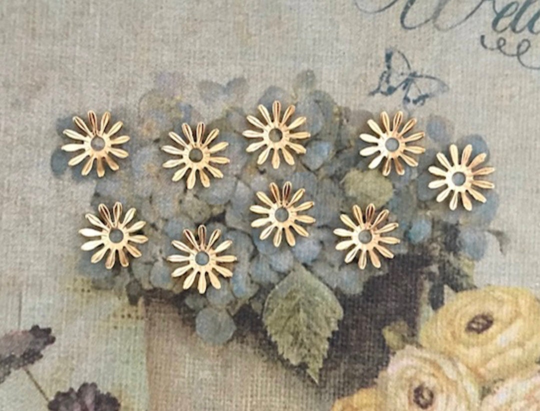 9 Gold Flower Stampings 11mm Raw Brass Stampings Vintage Etsy