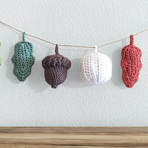 Crochet Fall Garland Pattern • Pumpkin Fall Decor • Crochet Leaf Acorn Garland • Fall Amigurumi Pattern