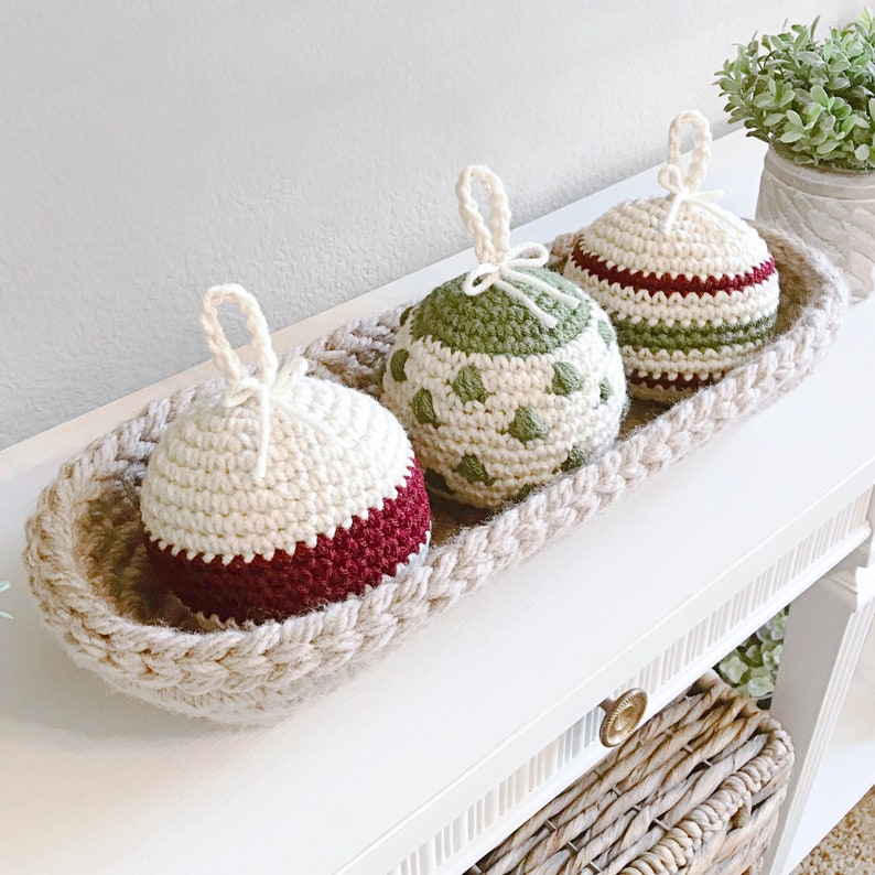 Crochet Dough Bowl Pattern with Ornaments Ornament Balls Christmas Decor Crochet Ornament Pattern PDF pattern Crochet Basket Pattern image 1