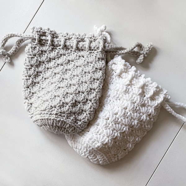 Crochet Drawstring Pouch Pattern • Shell Small Gift Bag Pattern • PDF pattern • Small Scallop Bag Pattern