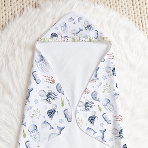 Under the sea Hooded Baby Towel, Ocean Animals, Baby Towel with Hood, Ocean Baby Gift, Sea Animals Baby Bath Towel, Newborn gift boy - LiO