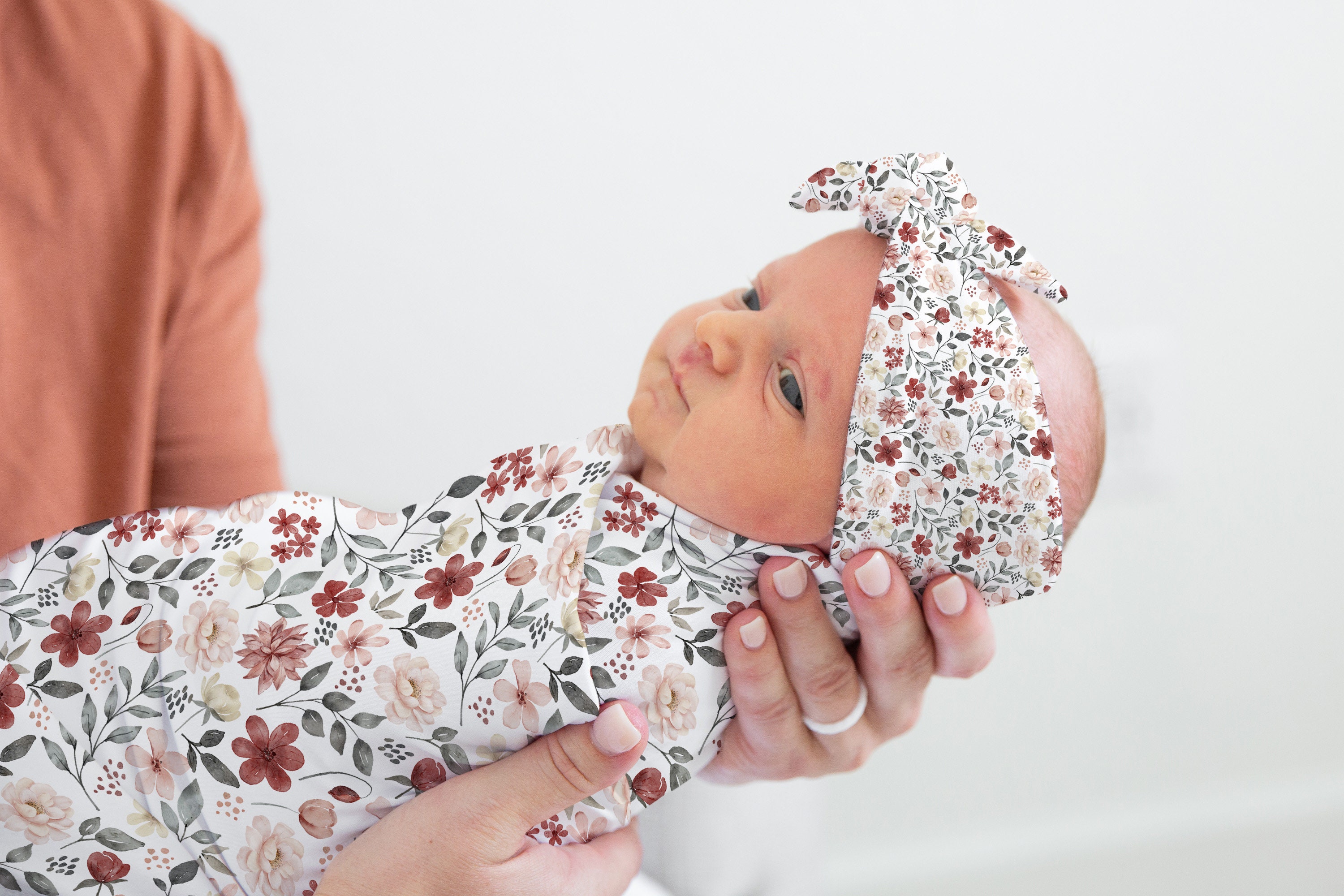 Pink floral swaddle set, Wildflower blanket and headband, Peony swaddle, Floral baby girl swaddle, Hospital Baby Blanket, Newborn wrap - PeG