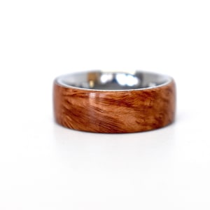 Holz Briar Ring w / Edelstahl Komfort Kern