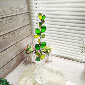 Glasmalerei Eukalyptus, handgemachte Eukalyptuspflanze, Blumenpflanzenstecker, handgemachter Glas-Sonnenfänger, Glasmalerei-Zweig, Hochzeitssträuße