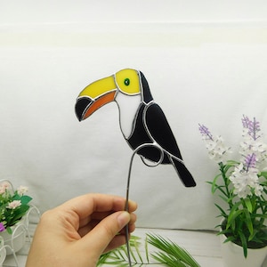 Vitrail toucan, oiseau exotique suncather, décoration de jardin, oiseau en verre teinté, décoration de vitrail pour un pot de fleurs ou un vase