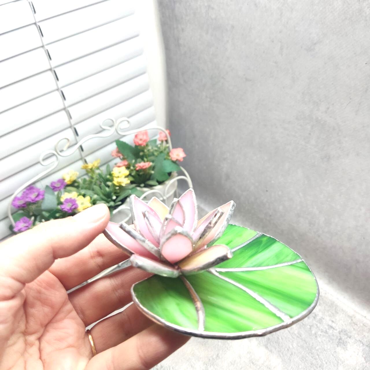 ステンドグラスの蓮の3D、睡蓮の花、ピンクの蓮の植物の装飾 - Etsy 日本