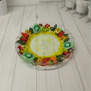 Beerenschale, Glasbeerenschale, Erdbeerdekor, Glasobstplatte, geschmolzener Glasteller, Glaserdbeere, Glassommerteller