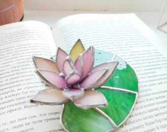Stained glass lotus 3d, Water lily flower, pink lotus plant bookshelf decor