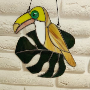 Toucan de vitrail, Oiseau tropical sur une feuille de vitrail, Oiseau suncatcher noir Toukan, Pendentif de panneau de maison, Feuilles tropicales